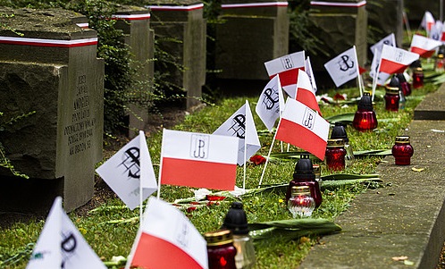 Hołd Powstańcom Warszawskim - Cześć Ich pamięci!